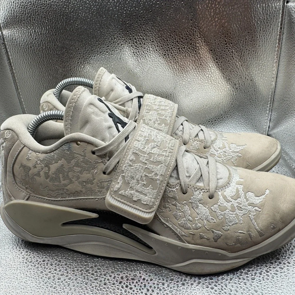 Size 9.5 Nike Jordan Zion 3 M.U.D. SE Williamson Light Bone Mens Shoe FN1714-040